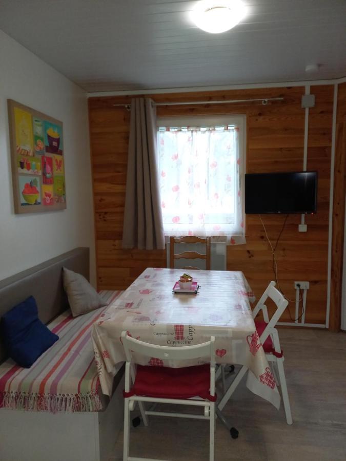Chalet 4 Personnes Montolieu Экстерьер фото